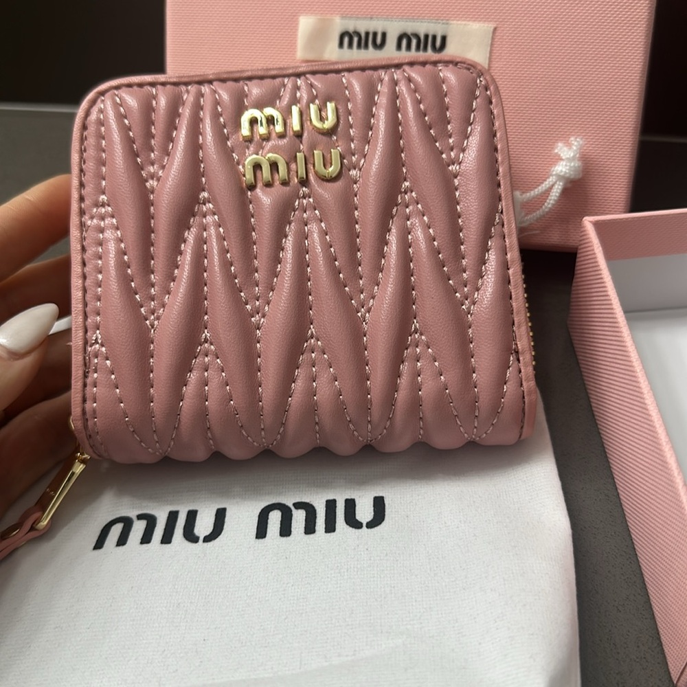Miu Miu leather zip around wallet Pink 🎀 - Picture 7 of 7